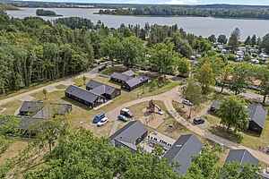 Ferienhaus für 18 mit Pool, Spa und Spielen