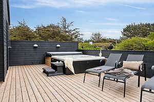 Family-friendly vacation home with pool & spa