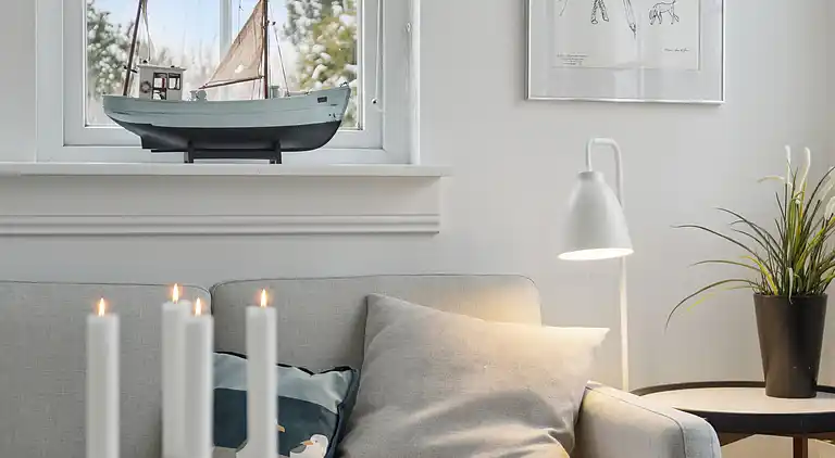 Lys og rummelig sommerhus nær Vejby Strand