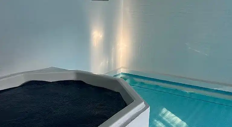 Dejligt poolhus nær Vesterhavet