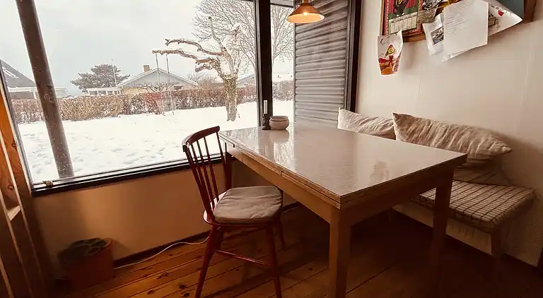 Charmerende og hyggeligt sommerhus