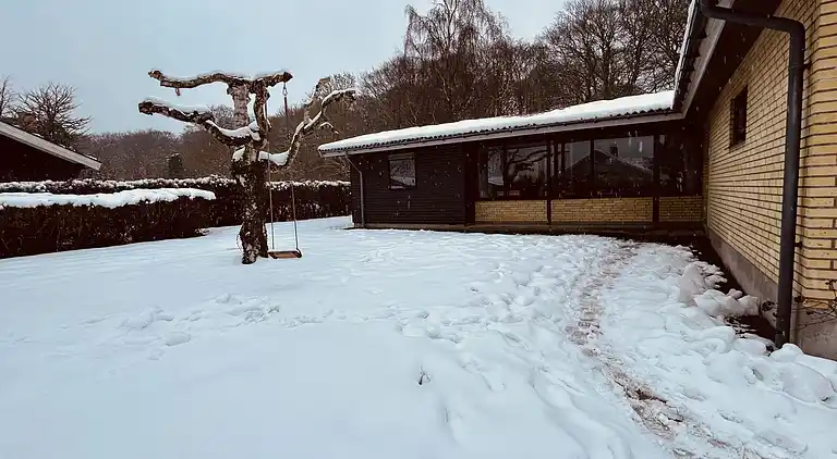 Charmerende og hyggeligt sommerhus