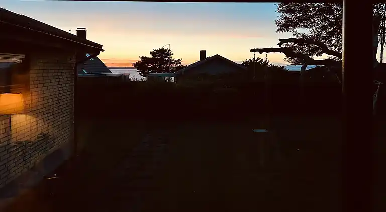 Charmerende og hyggeligt sommerhus