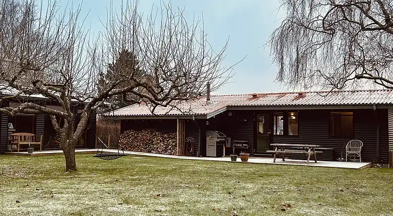Charmerende og hyggeligt sommerhus
