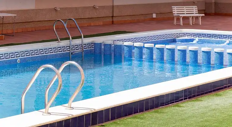 Torreviejar with garage and pool