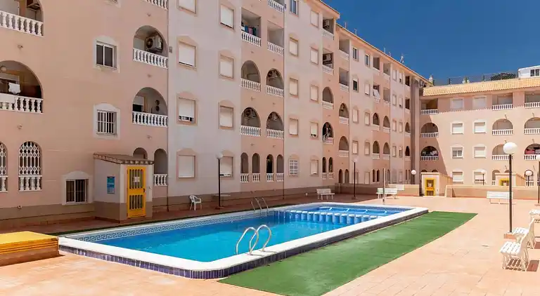 Torreviejar with garage and pool