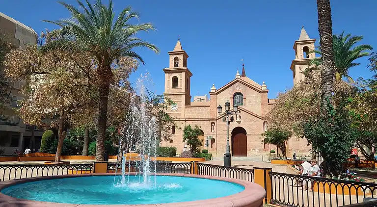 Torreviejar with garage and pool