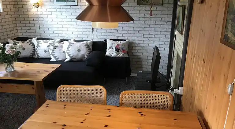 Hyggeligt sommerhus, kun 150 meter fra vandet.
