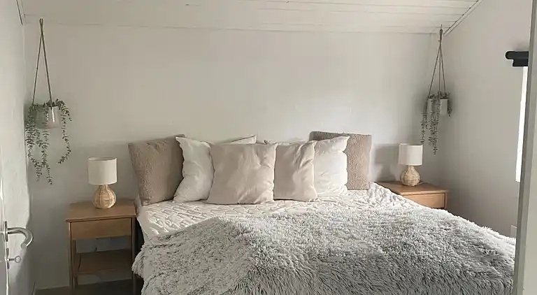 Dejligt feriehus -  350 mfra Høll Strand