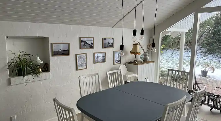 Dejligt feriehus -  350 mfra Høll Strand