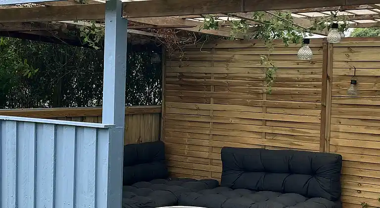 Dejligt feriehus -  350 mfra Høll Strand