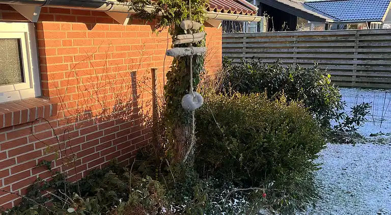 Dejligt feriehus -  350 mfra Høll Strand