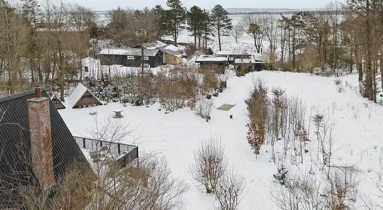 Sommerhus tæt på strand og Limfjorden