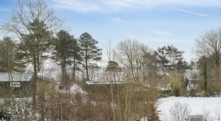 Sommerhus tæt på strand og Limfjorden