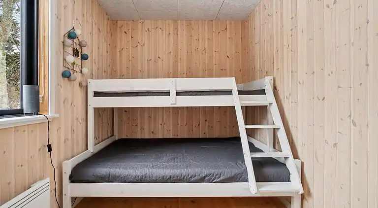 Sommerhus tæt på strand og Limfjorden