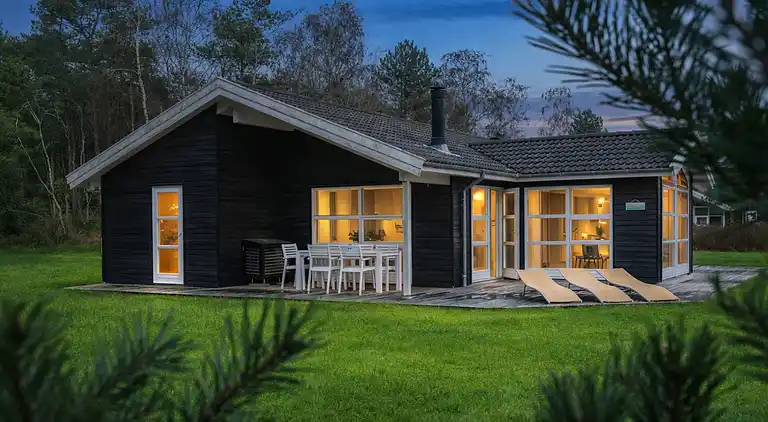 Lækkert sommerhus tæt på fantastisk badestrand