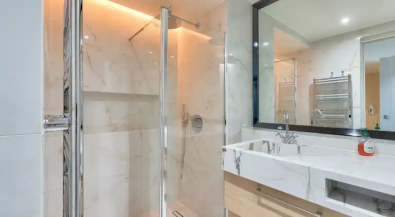 Prestigious 5BR Avenue Foch Home - Arc de Triomphe