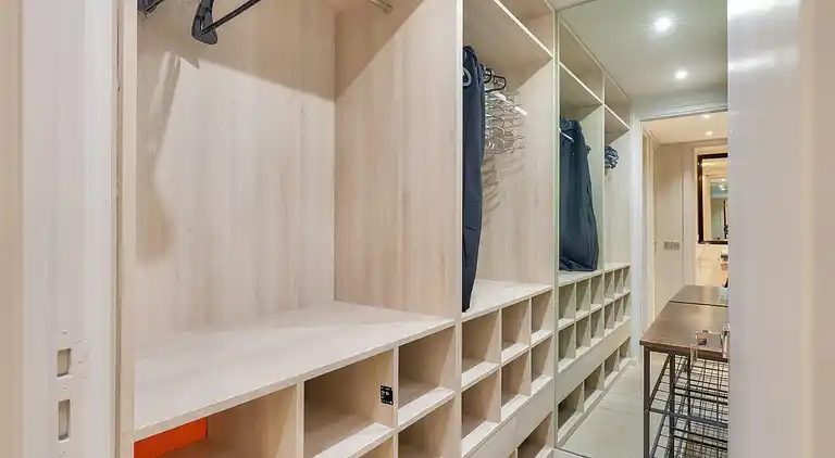 Prestigious 5BR Avenue Foch Home - Arc de Triomphe