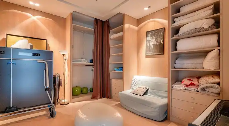 Prestigious 5BR Avenue Foch Home - Arc de Triomphe