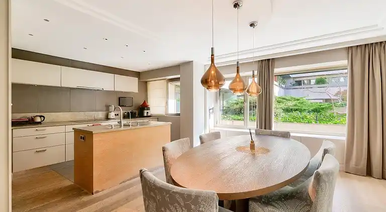 Prestigious 5BR Avenue Foch Home - Arc de Triomphe