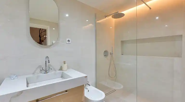 Prestigious 5BR Avenue Foch Home - Arc de Triomphe