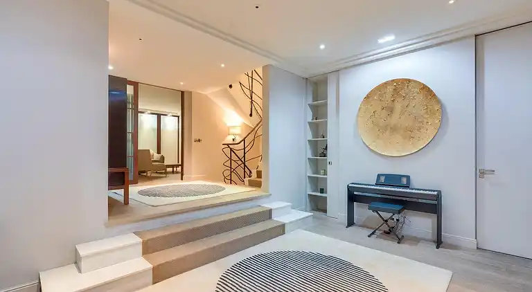 Prestigious 5BR Avenue Foch Home - Arc de Triomphe