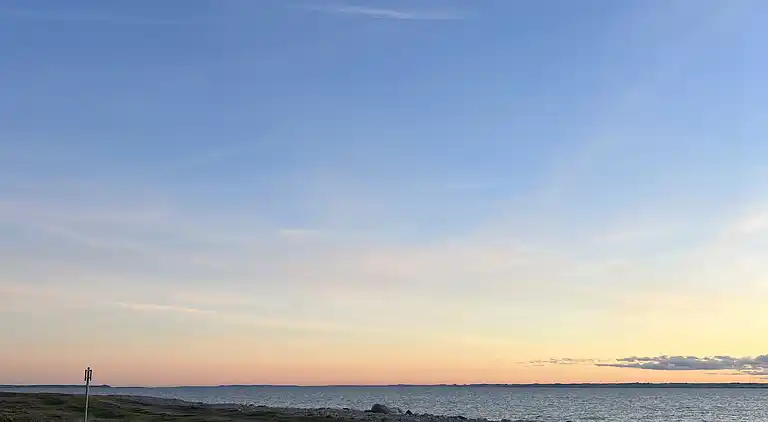 Ruhe, Natur, Schutz und Blick über den Fjord