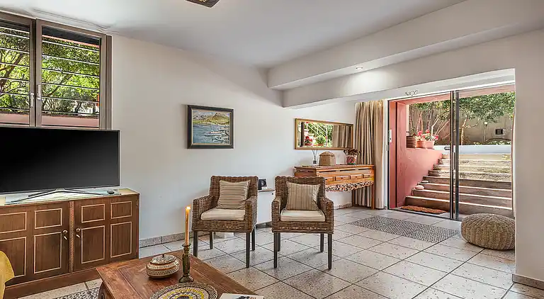 "The House By The Sea" beachfront villa with pool up 9 pers.