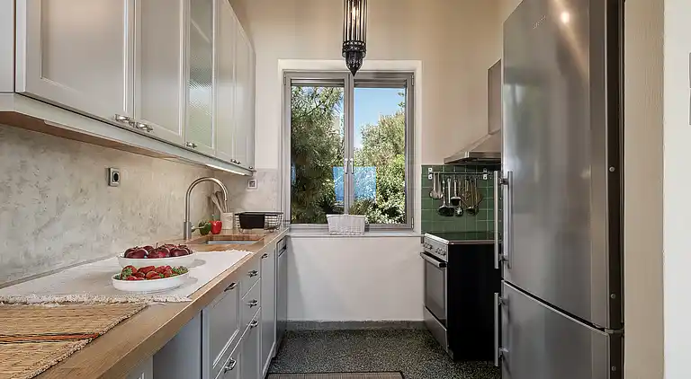 "The House By The Sea" beachfront villa with pool up 9 pers.