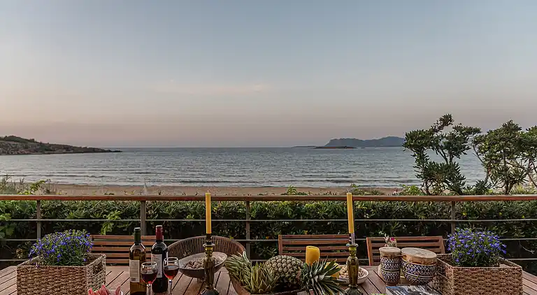 "The House By The Sea" beachfront villa with pool up 9 pers.