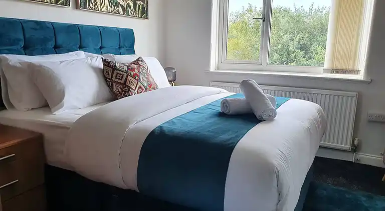 Geräumiges 3BR in Swinton - WLAN, Schreibtisch, Garten und