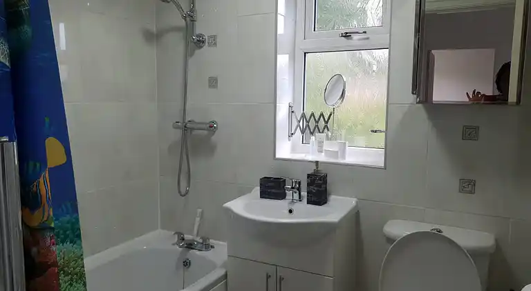 Geräumiges 3BR in Swinton - WLAN, Schreibtisch, Garten und