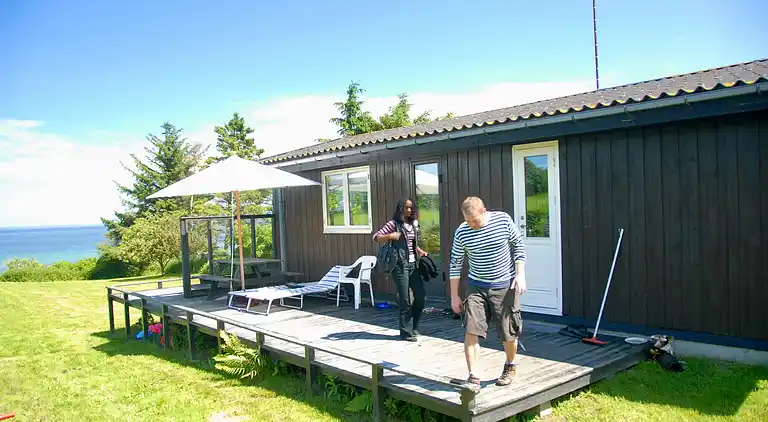 Hyggeligt sommerhus med havudsigt