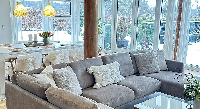 Stort sommerhus tæt på strand og natur