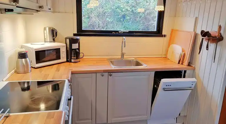 Hyggeligt sommerhus på Langeland – 300 m til hav