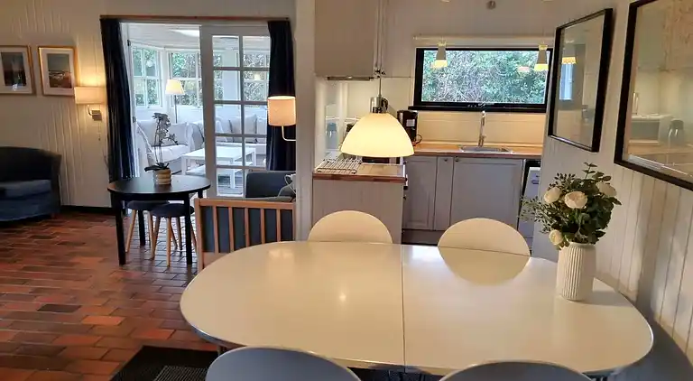 Hyggeligt sommerhus på Langeland – 300 m til hav