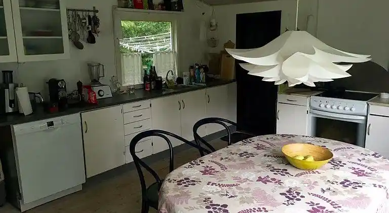 Hyggeligt sommerhus med skøn terrasse