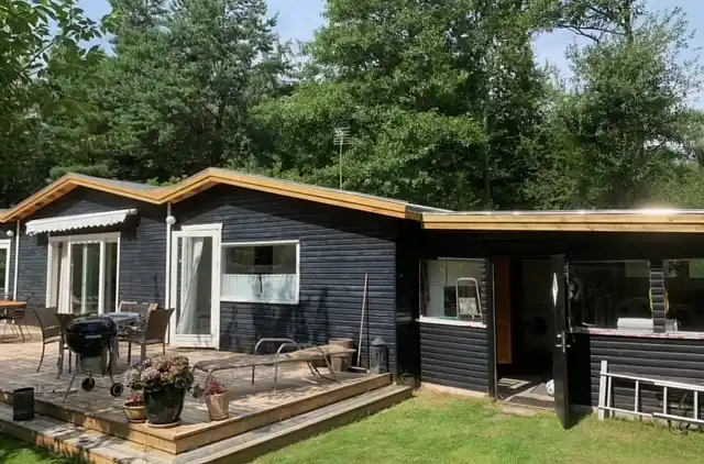 Hyggeligt sommerhus med skøn terrasse