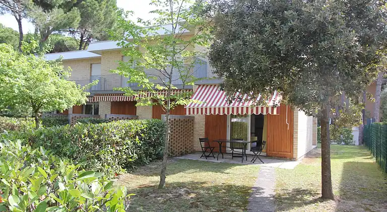 Terraced house with garden