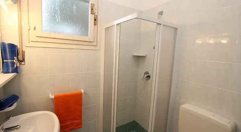 Terraced house with garden