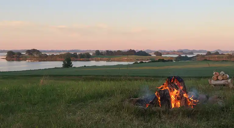 Ruhiges Landhaus mit schönem Wasserblick