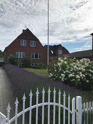 Unik villa med havneudsigt