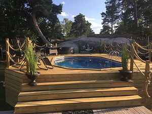 Large house with pool and close to the sea