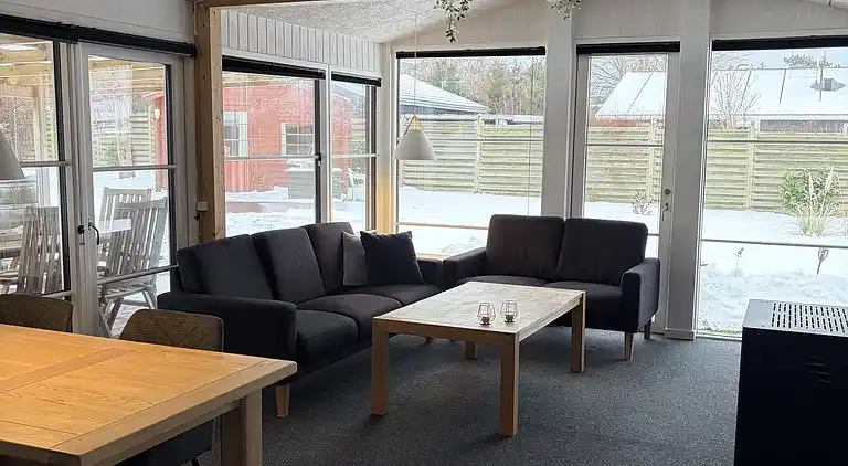 Strandnært hyggeligt sommerhus med vildmarksbad