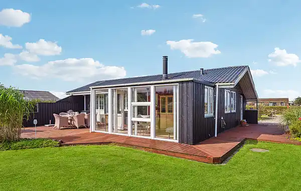 Sommerhus inklusiv aktivieter, samt tæt på fjord.