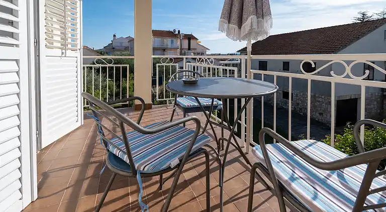 1-Zimmer-Ferienwohnung mit Terrasse und Meerblick Sukosan,