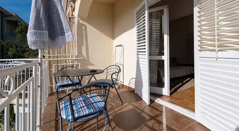 1-Zimmer-Ferienwohnung mit Terrasse und Meerblick Sukosan,