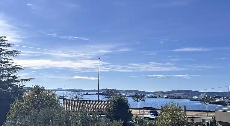 1-Zimmer-Ferienwohnung mit Terrasse und Meerblick Sukosan,