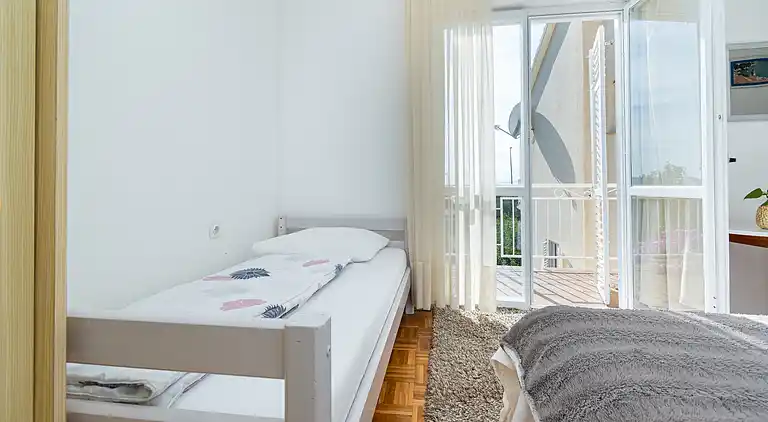 1-Zimmer-Ferienwohnung mit Terrasse und Meerblick Sukosan,