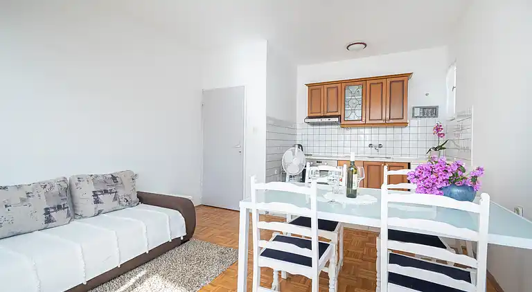 1-Zimmer-Ferienwohnung mit Terrasse und Meerblick Sukosan,